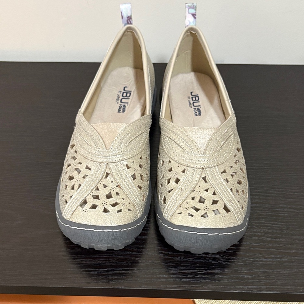 JBU Women's Beige and Gray Loafers